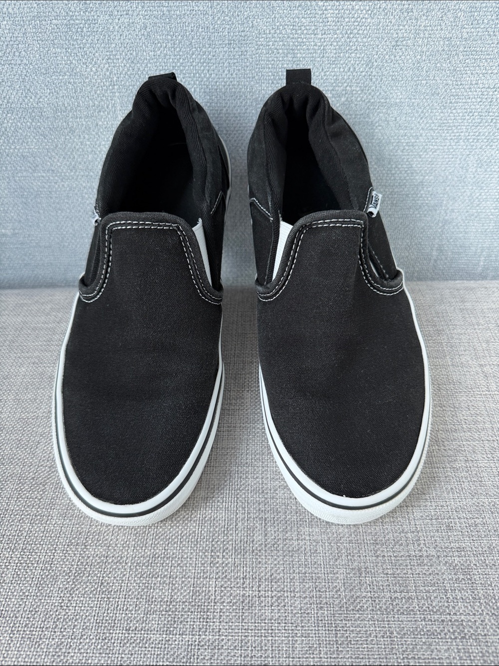 Kids Vans Black Slip-On Canvas Loafers with White Midsole Size 5,5 (Big Kid)